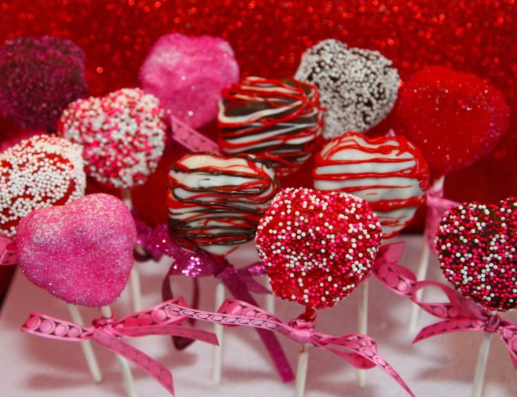 Valentine's Day Heart Shaped Cake Pops