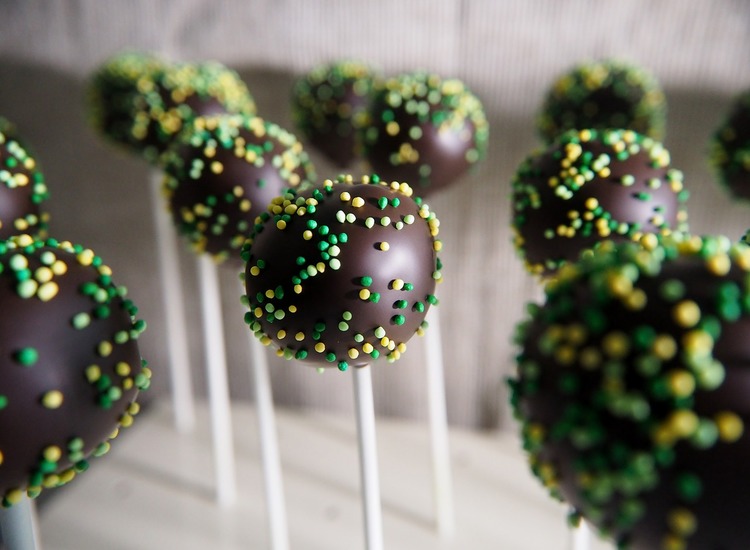 Cake Pops with St Patricks Day Green Sprinkles - Cake Pop Recipe