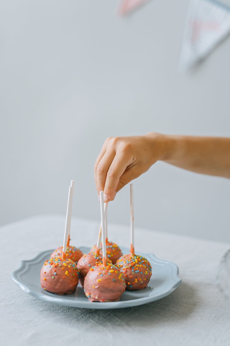 Strawberry Cake Pops with Sprinkles - Cake Pop Recipe